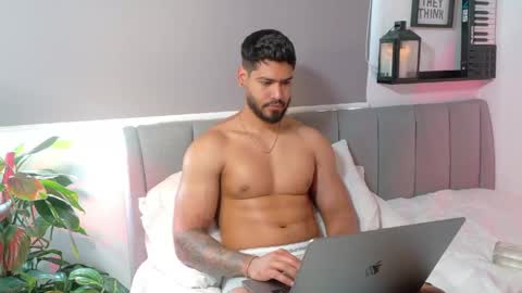 Tomas Ferrer online show from June 7, 8:05 pm