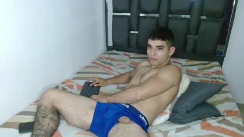 tomaz_18 online show from April 21, 5:19 pm