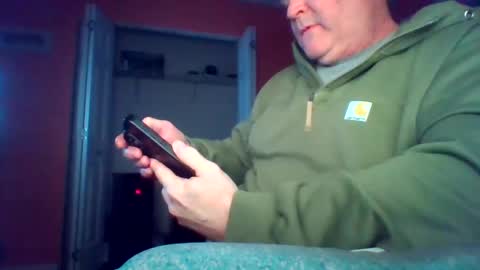 Snapshot of tomcat4848 chatting on December 18, 1:15 am tomcat4848 online show from December 18, 1:15 am