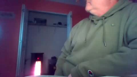 Snapshot of tomcat4848 chatting on February 12, 11:29 am tomcat4848 online show from February 12, 11:29 am