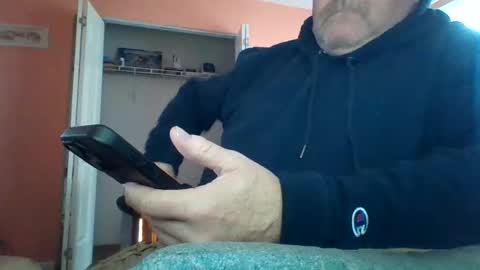 Snapshot of tomcat4848 chatting on October 13, 3:18 pm tomcat4848 online show from October 13, 3:18 pm