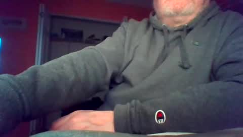 Snapshot of tomcat4848 chatting on March 6, 1:27 am tomcat4848 online show from March 6, 1:27 am