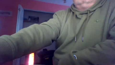 Snapshot of tomcat4848 chatting on February 18, 10:25 pm tomcat4848 online show from February 18, 10:25 pm