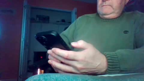 Snapshot of tomcat4848 chatting on December 20, 3:25 am tomcat4848 online show from December 20, 3:25 am