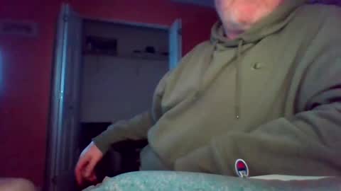 Snapshot of tomcat4848 chatting on December 4, 2:42 am tomcat4848 online show from December 4, 2:42 am