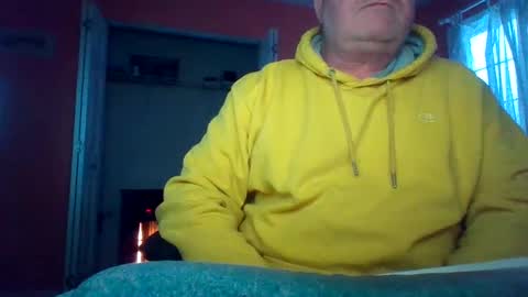 Snapshot of tomcat4848 chatting on February 16, 12:32 pm tomcat4848 online show from February 16, 12:32 pm