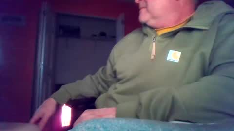 Snapshot of tomcat4848 chatting on December 10, 12:23 am tomcat4848 online show from December 10, 12:23 am