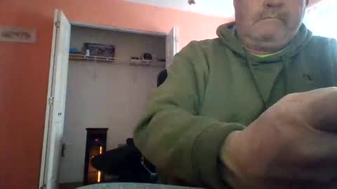 Snapshot of tomcat4848 chatting on February 25, 7:03 pm tomcat4848 online show from February 25, 7:03 pm