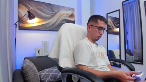 Tomas online show from March 20, 3:21 am