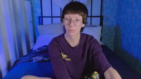 Snapshot of tommiehi chatting on October 16, 12:24 pm Tommie online show from October 16, 12:24 pm