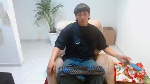 tommy160920 online show from December 15, 12:57 pm