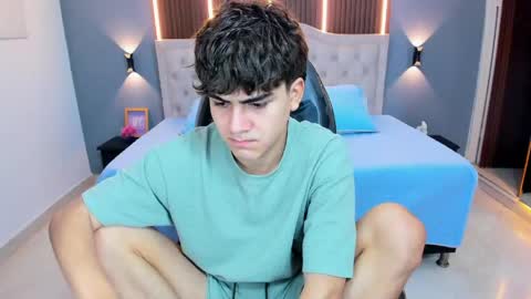 Tommy  online show from April 24, 3:53 am