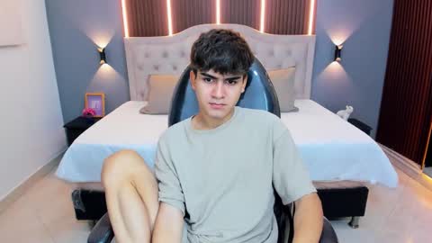 Tommy  online show from March 18, 3:31 am