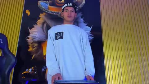 tommy_bigcock19 online show from November 20, 12:26 pm