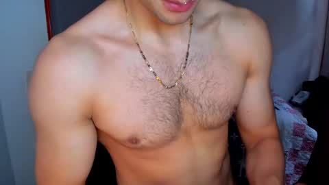 Snapshot of tommy_bred chatting on February 22, 3:54 pm Twitter BreddTommy IG tommy bredd online show from February 22, 3:54 pm