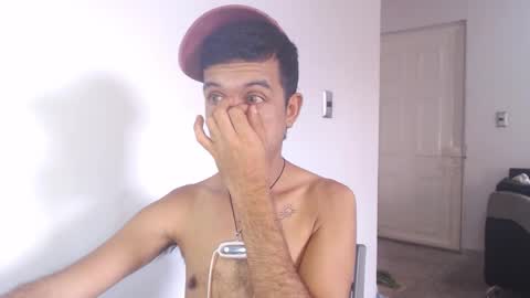 Snapshot of tommy_c0rtez chatting on October 15, 4:03 pm Thomas online show from October 15, 4:03 pm