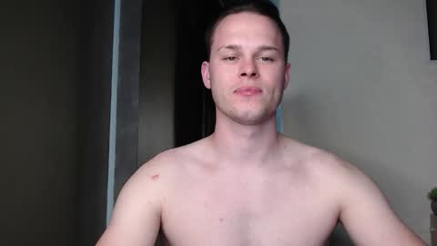 tommy_fleckk online show from September 23, 7:13 pm