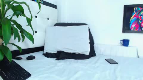 Snapshot of tommy_hotguy chatting on February 7, 9:04 pm tommy online show from February 7, 9:04 pm