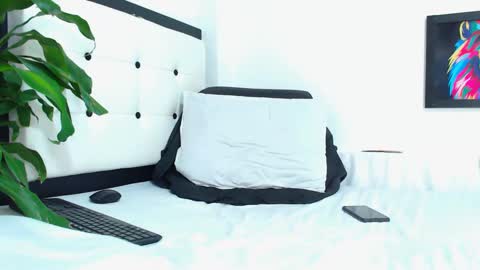 Snapshot of tommy_hotguy chatting on February 6, 8:56 pm tommy online show from February 6, 8:56 pm