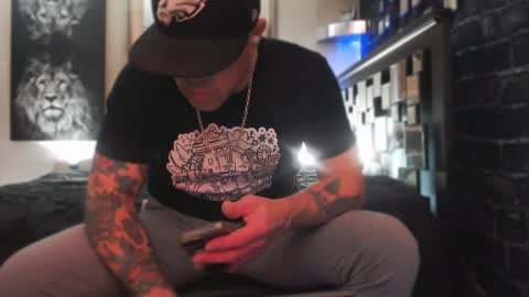 Tommy online show from December 20, 9:44 pm