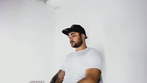 Snapshot of tommy_sccott chatting on October 23, 12:36 am tommy_sccott online show from October 23, 12:36 am