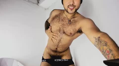 Snapshot of tommy_sccott chatting on October 29, 2:03 am tommy_sccott online show from October 29, 2:03 am