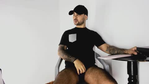 Snapshot of tommy_sccott chatting on October 30, 2:13 am tommy_sccott online show from October 30, 2:13 am