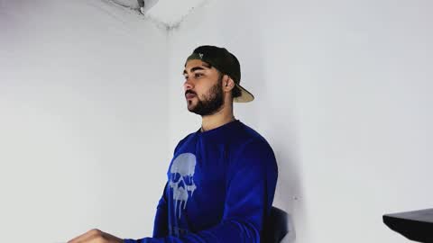 Snapshot of tommy_sccott chatting on October 28, 2:03 am tommy_sccott online show from October 28, 2:03 am