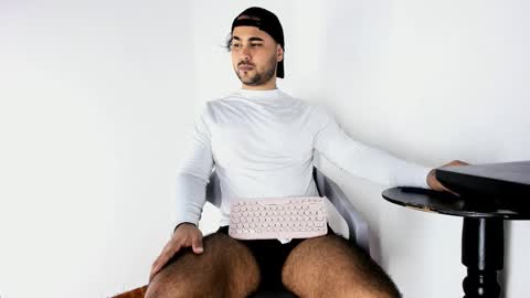 Snapshot of tommy_sccott chatting on November 1, 2:37 am tommy_sccott online show from November 1, 2:37 am