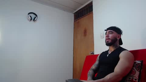 Steven online show from February 3, 6:28 pm