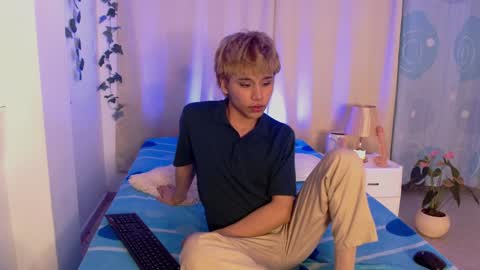 Snapshot of tommyfoxboy chatting on December 29, 2:52 pm Tommy Foxboy online show from December 29, 2:52 pm