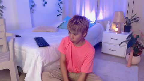 Snapshot of tommyfoxboy chatting on January 8, 4:11 pm Tommy Foxboy online show from January 8, 4:11 pm