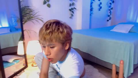 Snapshot of tommyfoxboy chatting on January 13, 12:19 am Tommy Foxboy online show from January 13, 12:19 am