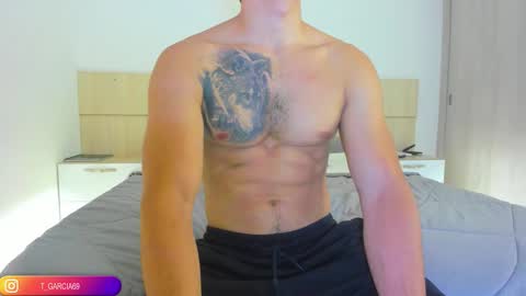 Snapshot of tommygarcia_ chatting on October 24, 10:44 pm Instagram t garcia69 online show from October 24, 10:44 pm