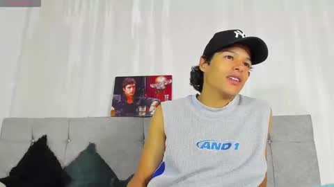 tommyhot7 online show from June 5, 8:03 pm