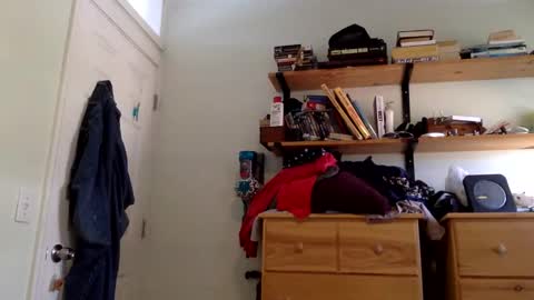 tommyknocker1 online show from April 9, 2:56 pm