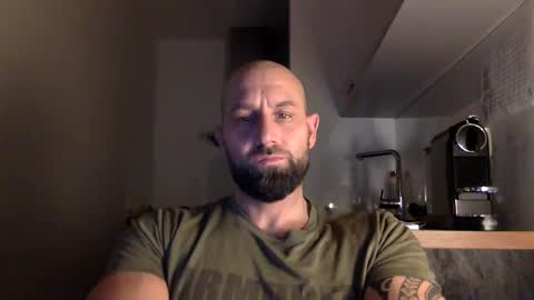 Snapshot of tommyx01 chatting on December 14, 10:39 pm Thomas Fit online show from December 14, 10:39 pm
