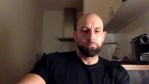 Snapshot of tommyx01 chatting on February 25, 9:46 pm Thomas Fit online show from February 25, 9:46 pm