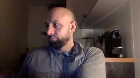 Snapshot of tommyx01 chatting on February 17, 9:19 pm Thomas Fit online show from February 17, 9:19 pm