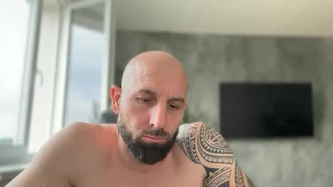 Thomas Fit online show from June 9, 9:22 am