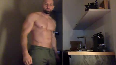 Snapshot of tommyx01 chatting on March 8, 1:04 am Thomas Fit online show from March 8, 1:04 am