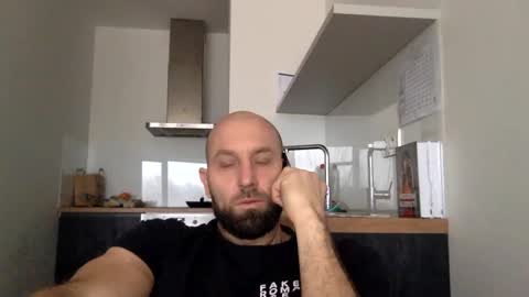 Snapshot of tommyx01 chatting on December 6, 8:48 am Thomas Fit online show from December 6, 8:48 am