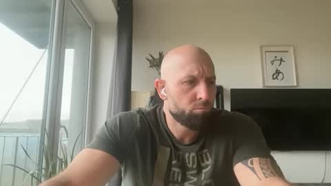 Snapshot of tommyx01 chatting on October 23, 8:51 am Thomas Fit online show from October 23, 8:51 am