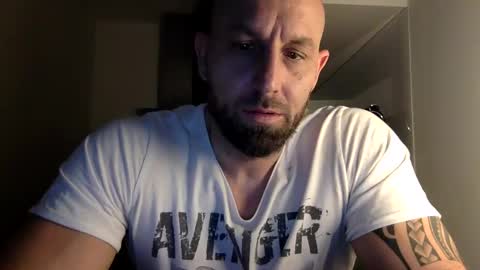 Snapshot of tommyx01 chatting on December 25, 6:30 pm Thomas Fit online show from December 25, 6:30 pm