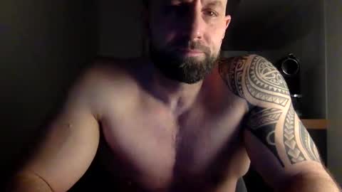 Snapshot of tommyx01 chatting on February 12, 9:22 pm Thomas Fit online show from February 12, 9:22 pm