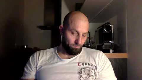 Snapshot of tommyx01 chatting on December 22, 10:04 pm Thomas Fit online show from December 22, 10:04 pm