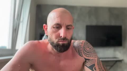 Thomas Fit online show from June 21, 4:23 pm
