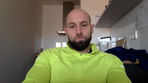 Snapshot of tommyx01 chatting on December 5, 9:06 am Thomas Fit online show from December 5, 9:06 am