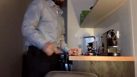 Snapshot of tommyx01 chatting on January 1, 7:41 am Thomas Fit online show from January 1, 7:41 am