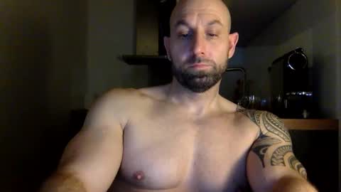 Snapshot of tommyx01 chatting on March 3, 8:50 pm Thomas Fit online show from March 3, 8:50 pm